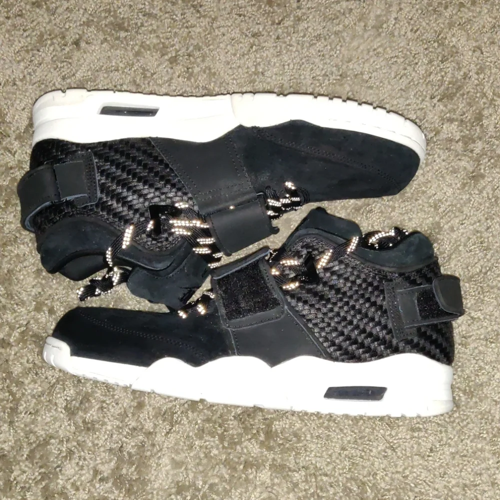 Nike

 Men's Black Air Tr. V . Cruz Shoes - Picture 2 of 8